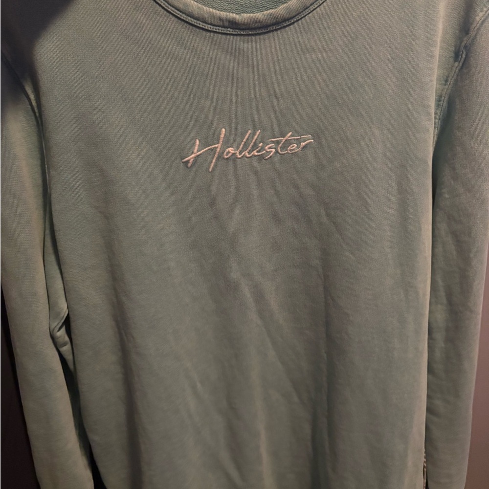 Hollister Embroidered Light Weight Crewneck Sweatshirt